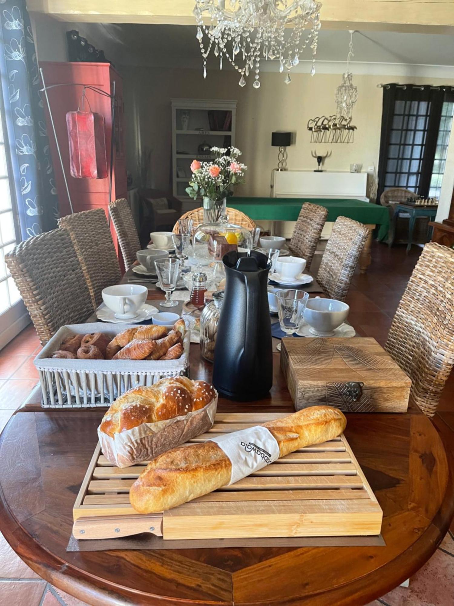 La Belle Chaumiere Bed & Breakfast Bretagne-de-Marsan Dış mekan fotoğraf
