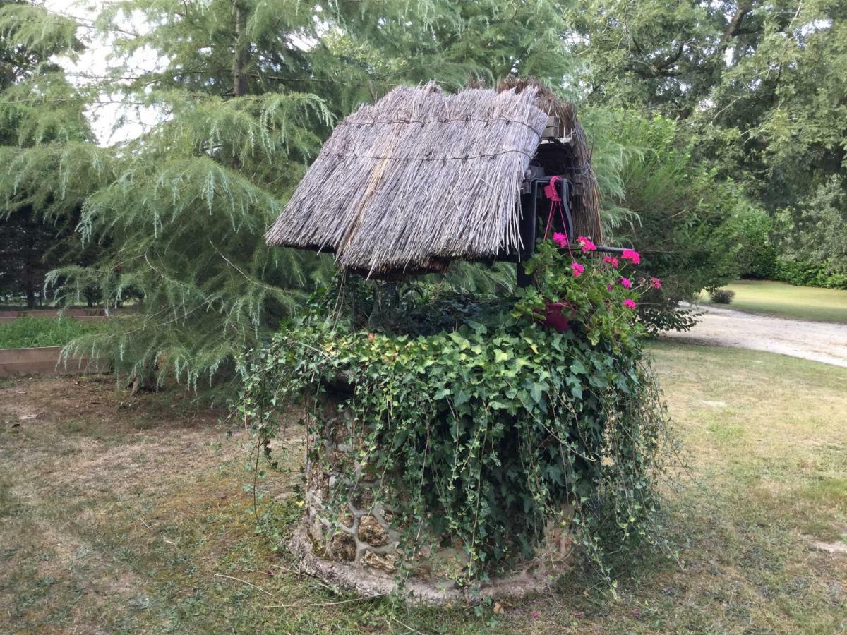 La Belle Chaumiere Bed & Breakfast Bretagne-de-Marsan Dış mekan fotoğraf