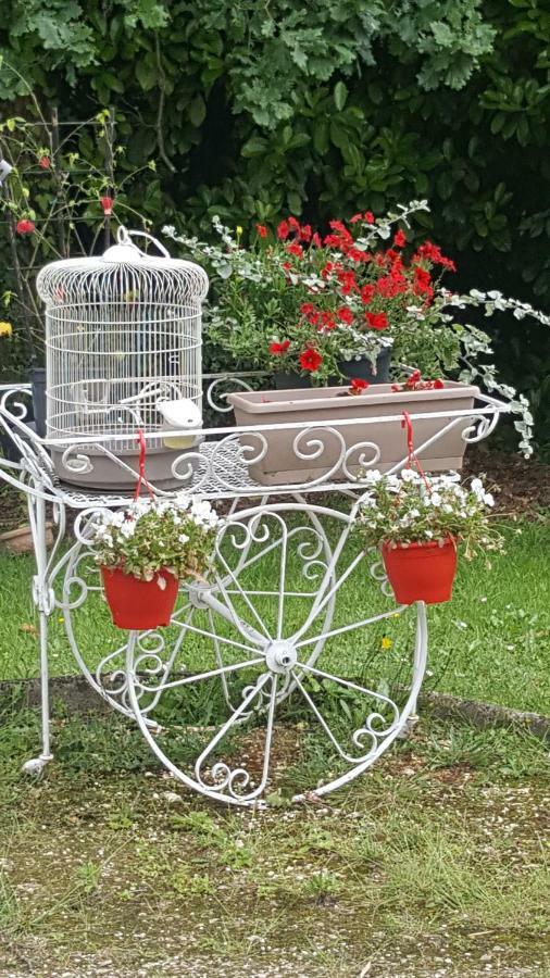 La Belle Chaumiere Bed & Breakfast Bretagne-de-Marsan Dış mekan fotoğraf